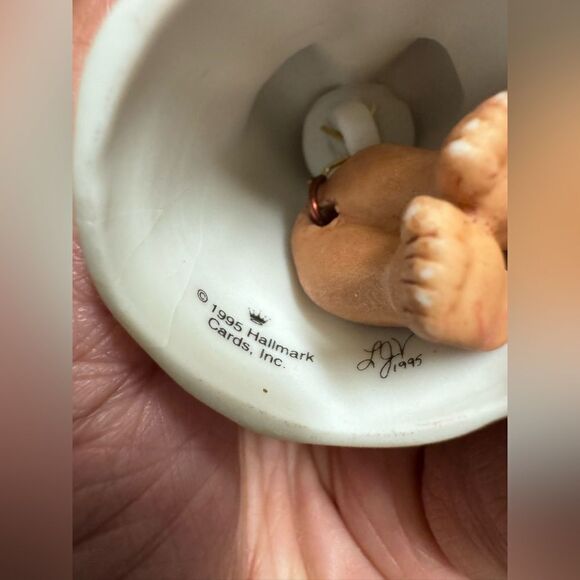 1995 NOELLE ANGEL BELLS COLLECTION Hallmark Keepsake Ornament - Picture 5 of 7